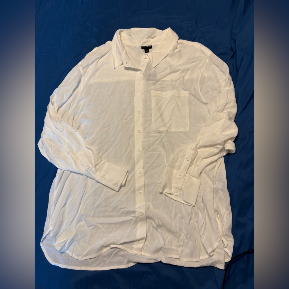 Torrid White Button-Up Blouse